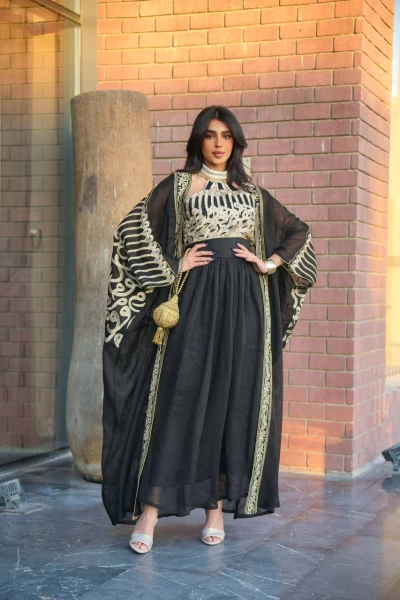 Bisht and dress made of hessian material, in black with embroidery C:IB288 Black